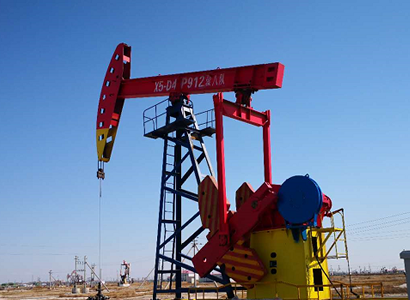 發(fā)明了盤(pán)形低速大扭矩永磁電機(jī)，減少了傳動(dòng)環(huán)節(jié)，提高了傳動(dòng)效率